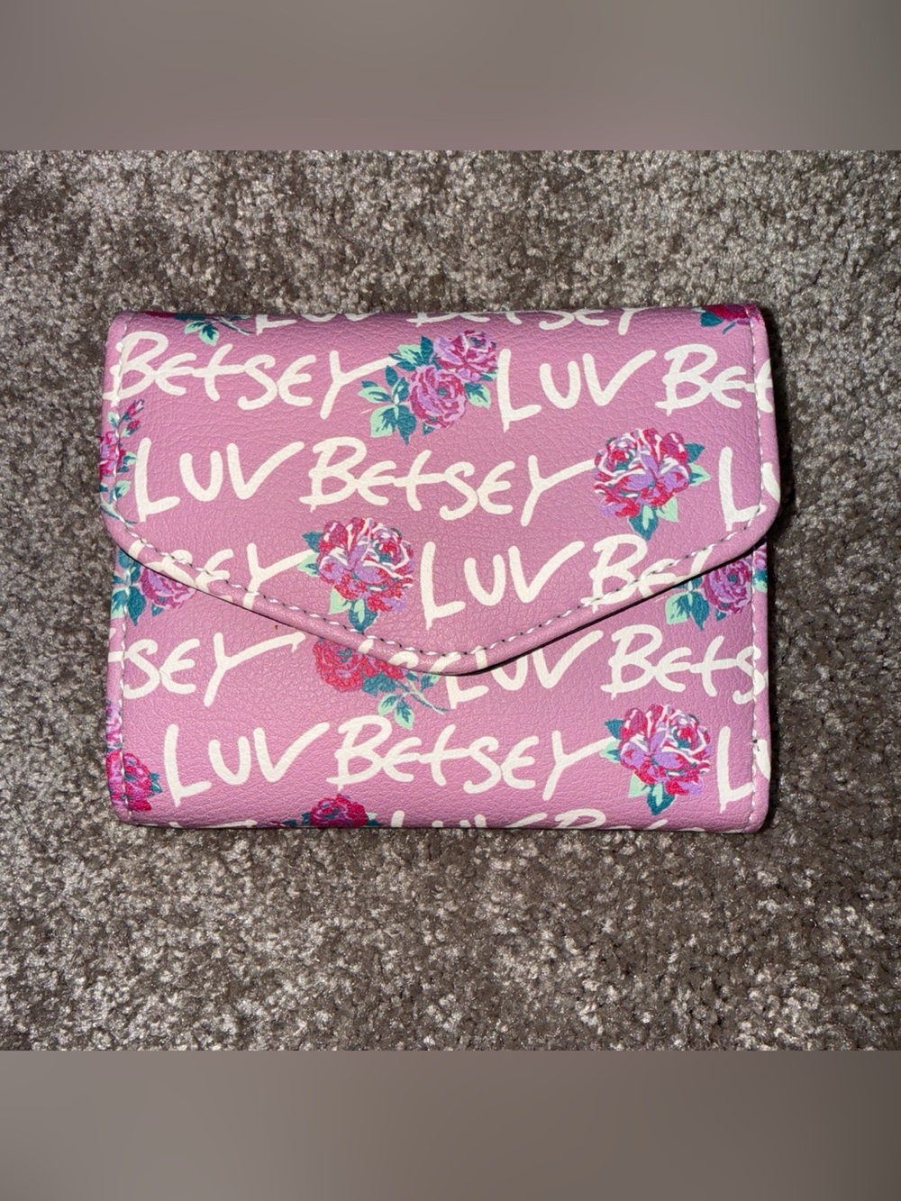 BETSEY JOHNSON pink floral small wallet ✨